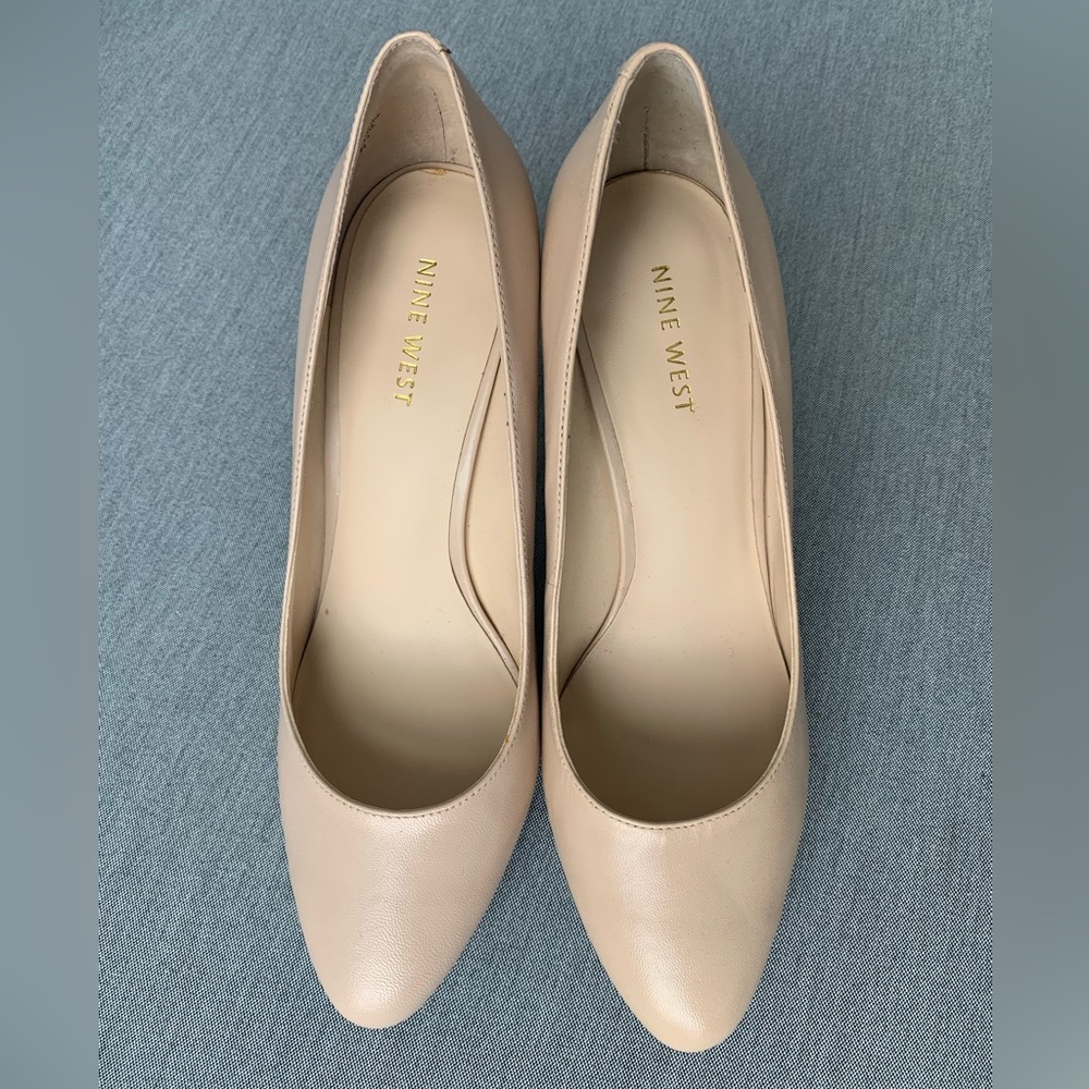 Nine West cream low platform pumps, size 8.